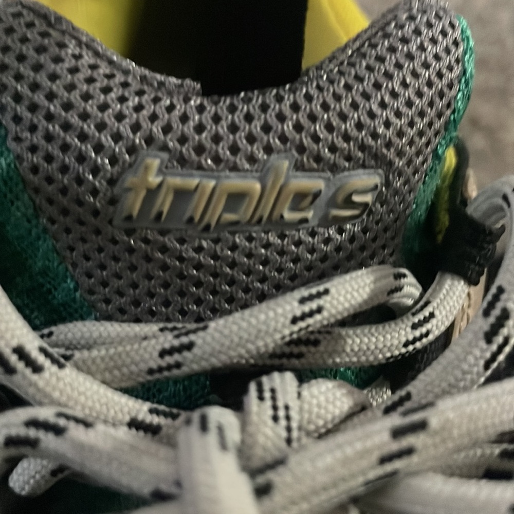 Balenciaga Triple S - Picture 2 of 3